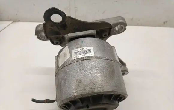 Ford Mondeo MK V Engine mount bracket JG916F012AC