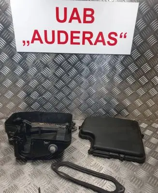 Volkswagen PASSAT B5 Fuse box set 8D1907355B