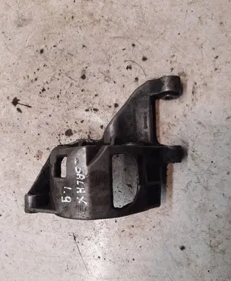 Ford Galaxy Power steering pump mounting bracket 028145523E