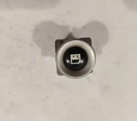 Tailgate opening switch