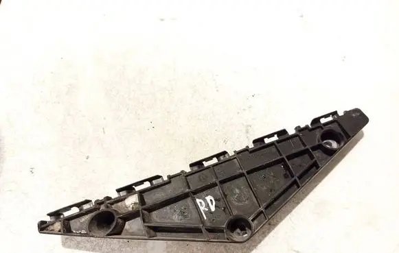 Toyota Avensis T270 Front bumper mounting bracket 5253505040