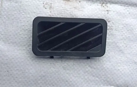 BMW X5 E53 Dash center air vent grill 64228402220 8402220