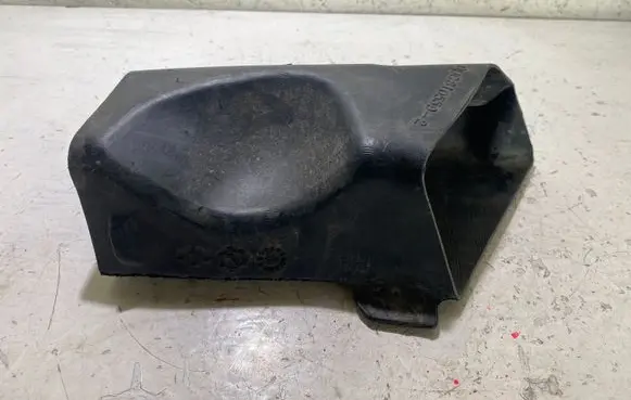 Dodge Challenger Brake cooling air channel/duct 8105592