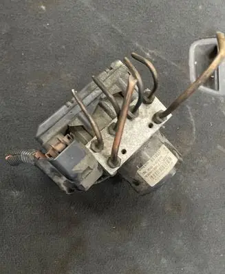 Volvo S80 ABS Pump 8619537