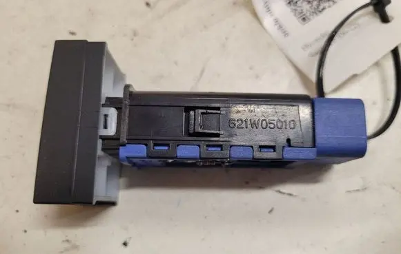 Hyundai Santa Fe Windscreen/window heater switch 202002962