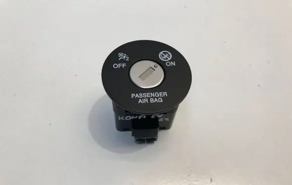 Hyundai Kona I Passenger airbag on/off switch 