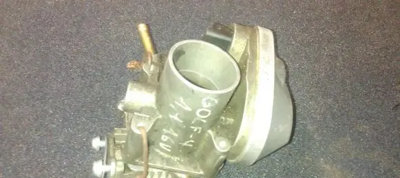 Volkswagen Golf IV Throttle valve 408238321003