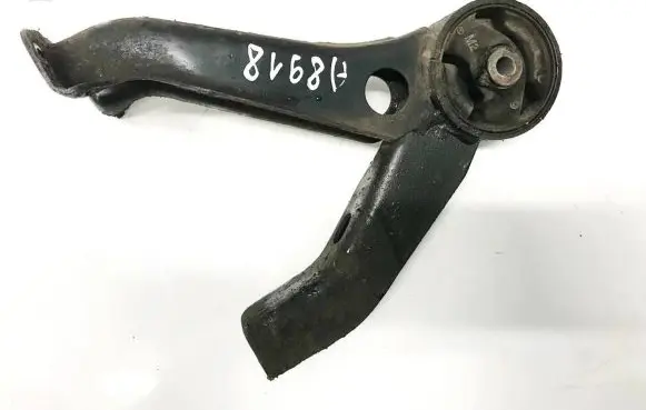 Mitsubishi Outlander Engine mount bracket MN184059