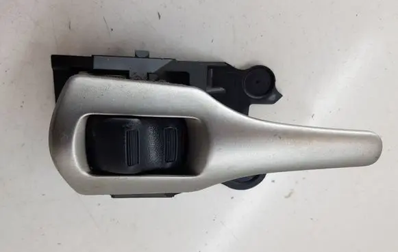 Toyota Auris 150 Rear door interior handle 62318A1