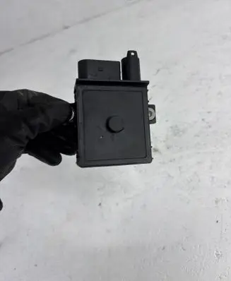 BMW X5 E53 Glow plug pre-heat relay 780120102 7801201 0522140101
