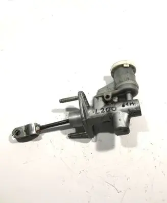 Mitsubishi L200 Clutch master cylinder 