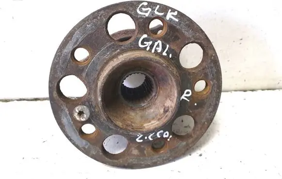 Mercedes-Benz GLK (X204) Rear wheel hub 