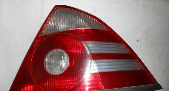 Ford Mondeo Mk III Rear/tail lights 1S7113404A