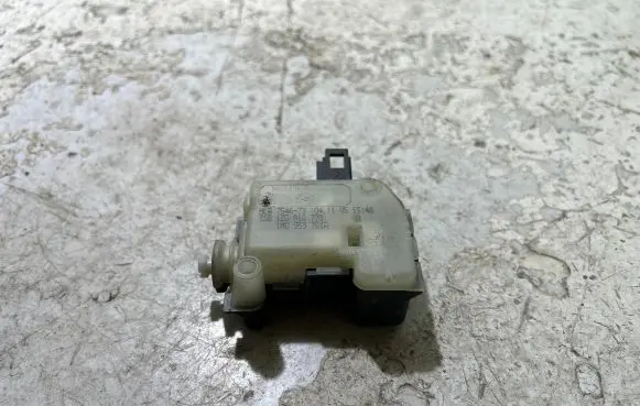 Skoda Octavia Mk2 (1Z) Central locking motor 1M0959781A 1Z0810773 754653