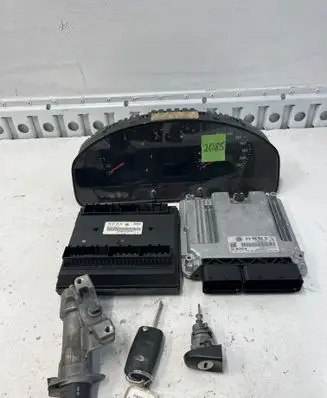 Volkswagen Transporter - Caravelle T5 Engine ECU kit and lock set 