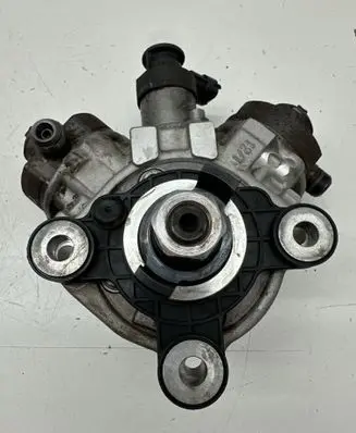 Volvo XC70 Fuel injection high pressure pump 31372081 0445010681 AD6U20585