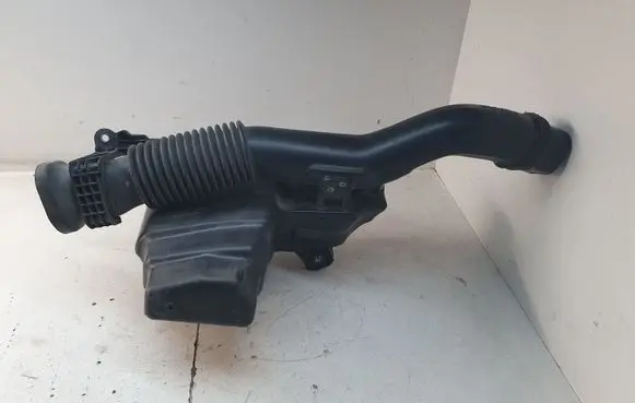 Toyota Prius (XW30) Intake resonator 1789337040
