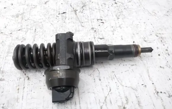 Volkswagen Caddy Fuel injector 038130073BR 0414720232