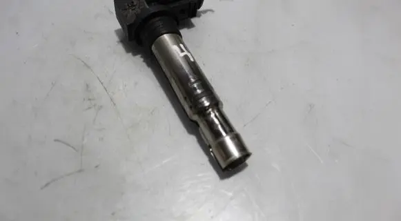 High voltage ignition coil