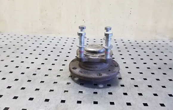 Mini Cooper Countryman R60 Rear wheel hub