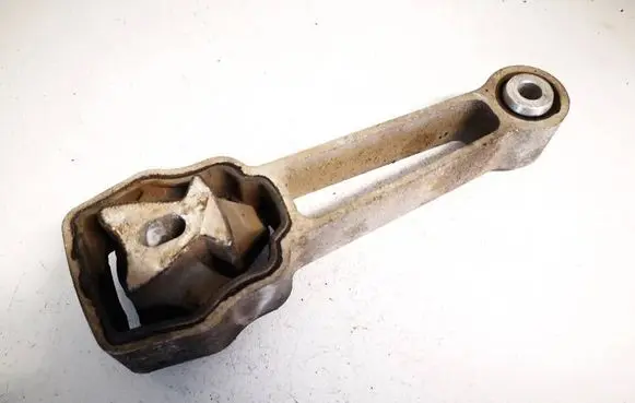 Volvo XC70 Engine mount bracket 30880474