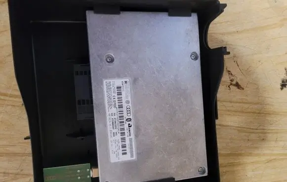 Audi Q5 SQ5 Bluetooth control unit module 8T0862335E