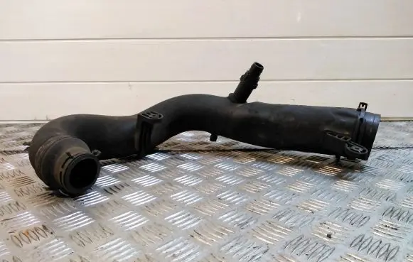 Volkswagen Touran I Intercooler hose/pipe 1K0129654K VCD446143602