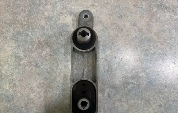 BMW i3 Gearbox mount 6793362 190321 17276810