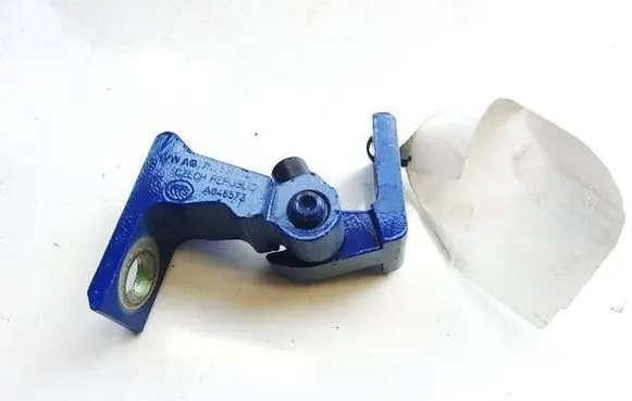Skoda Octavia Mk3 (5E) Front door upper hinge 7N0831402A