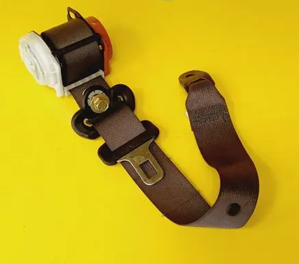 Rear seatbelt