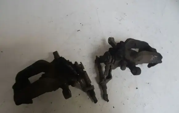 Opel Astra J Rear brake caliper