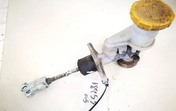 Ford Mondeo Mk III Clutch master cylinder