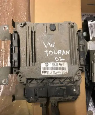 Volkswagen Touran I Engine control unit/module 03G906016DR 1039S05322 0281011844
