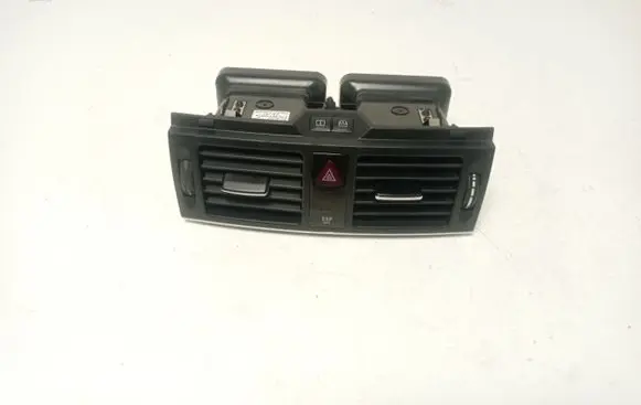 Mercedes-Benz C W204 Dash center air vent grill A2048304154