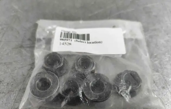 Volvo XC90 Nuts/bolts 985971 983066 985937
