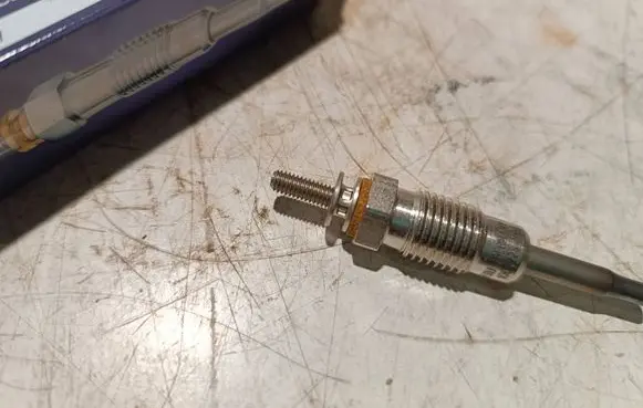 Renault Megane I Glow plug 0100226299