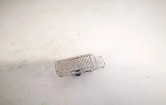 Volkswagen PASSAT B5 Other interior light 3b0947415