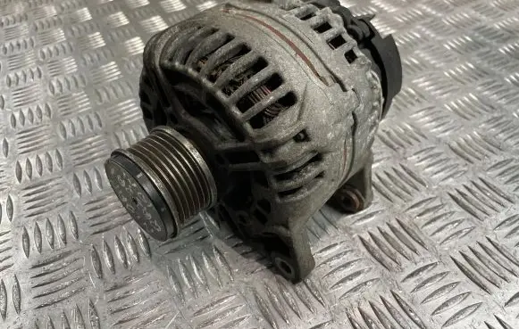 Nissan Qashqai Generator/alternator 0124525140