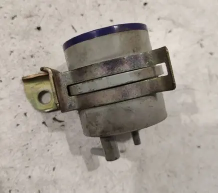 Vacuum air tank