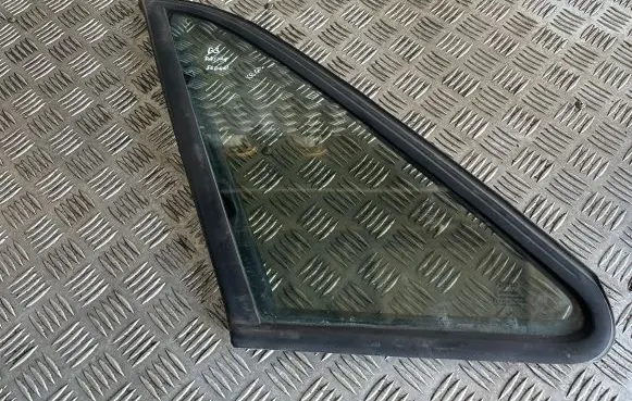 Volkswagen PASSAT B3 Rear side window