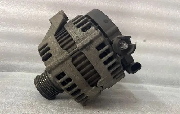 Volvo XC60 Generator/alternator 0121715008 6C1110300JD 790130
