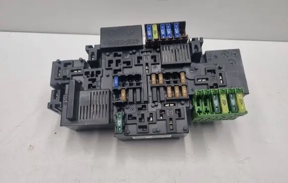 Mercedes-Benz C W205 Fuse module A2229063202 2229063202