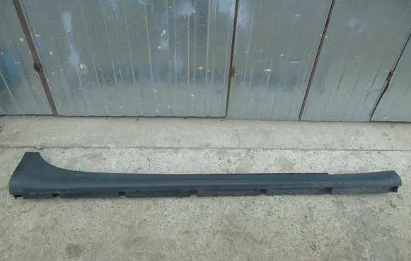 Maserati Ghibli Foot area side trim 