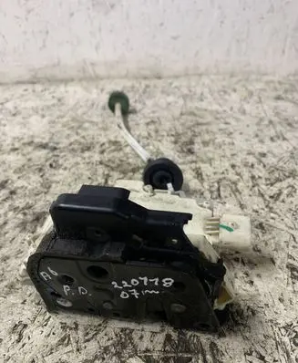 Audi A6 S6 C6 4F Front door lock