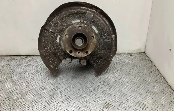 BMW 5 F10 F11 Rear wheel hub 6793769