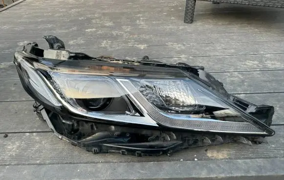 Toyota Camry VIII XV70 Headlight/headlamp 8111033A20 A1V1410000