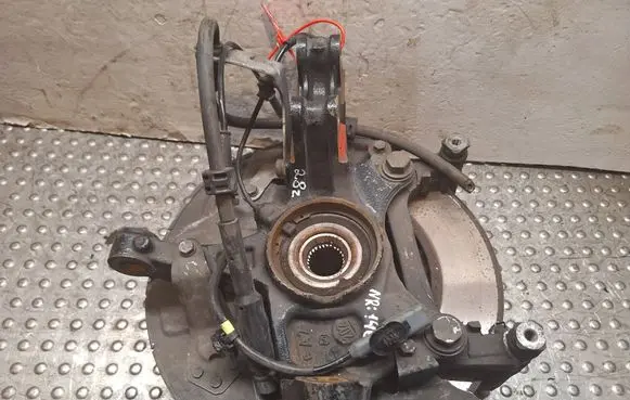 Citroen C4 II Picasso Front wheel hub spindle knuckle S14765146 1647857480