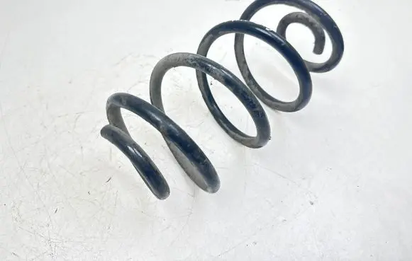 Nissan Note (E11) Rear coil spring