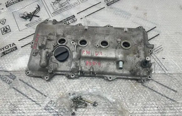 Toyota Prius (XW30) Rocker cam cover 