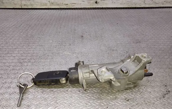 Volkswagen PASSAT B5.5 Ignition lock 4B0905851A